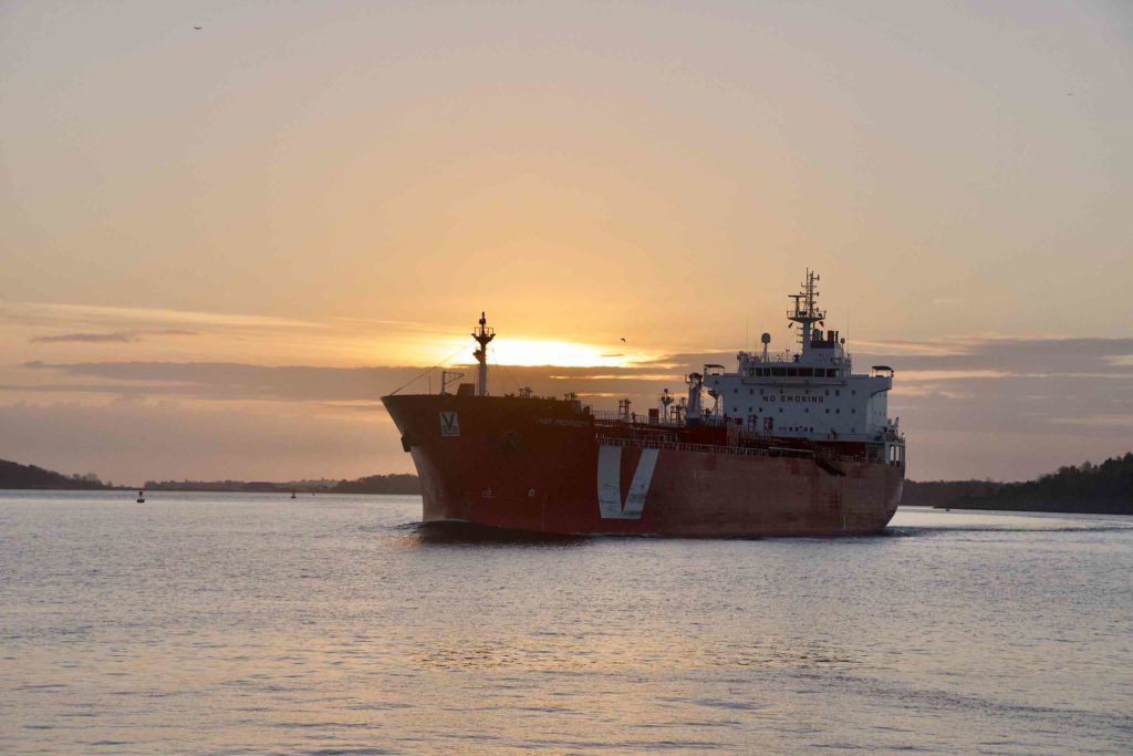 Tanker Iver Prosperity in front of the rising sun