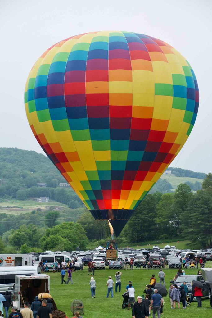 Tethered balloon flight