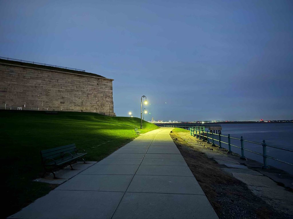 Path, light and Fort