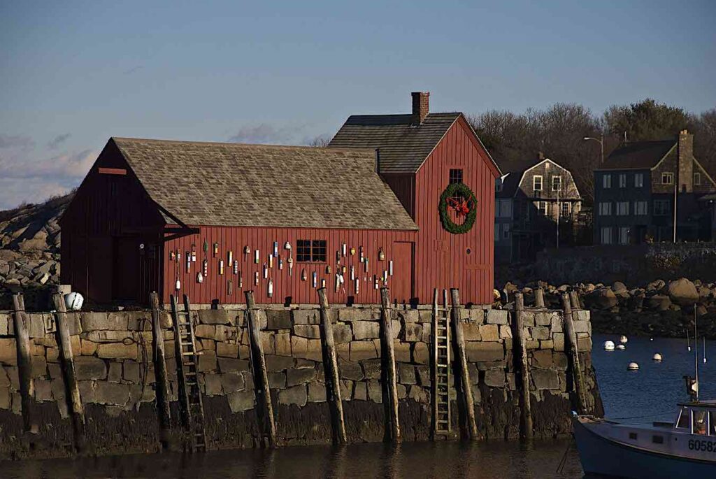 Motif #1 in the sunlight, with boat removed